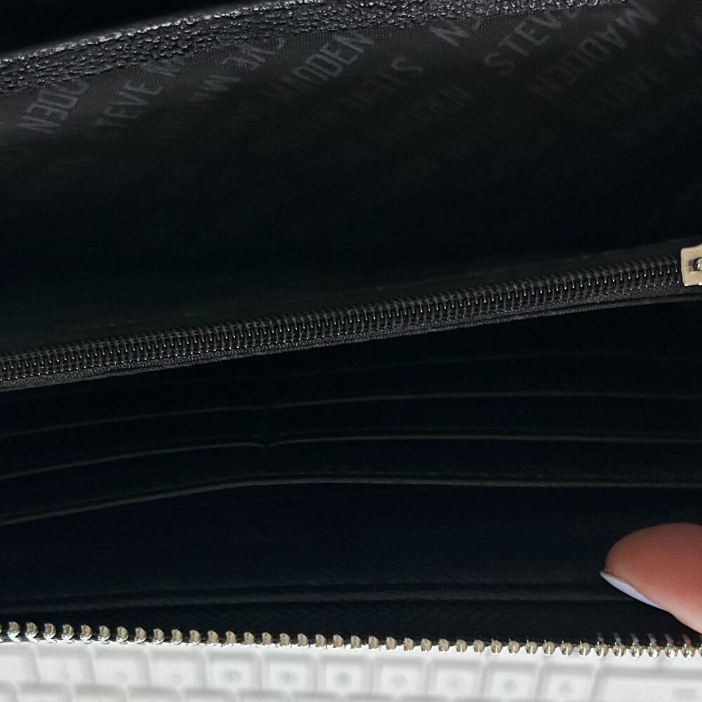 Wallet - Picture 2 of 3